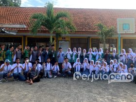 Foto Bersama Siswa SMK PGRI Banyuputih (BP/PAC IPNU IPPNU Banyuputih)