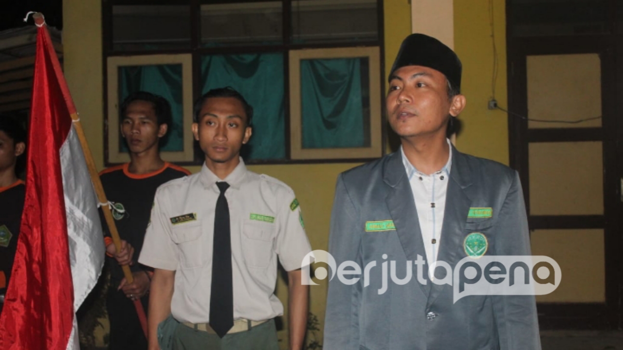 Rekan Muhsin (Ketua PC IPNU Situbondo) Bersama Komandan Alfan saat memberikan arahan pada Diklatama CBP KPP Besuki (BP/Istimewa)