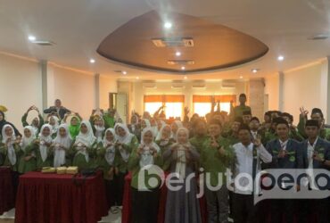 Foto bersama usai pembukaan RAKERCAB 2 PC IPNU-IPPNU SITUBONDO (BP/Robet)