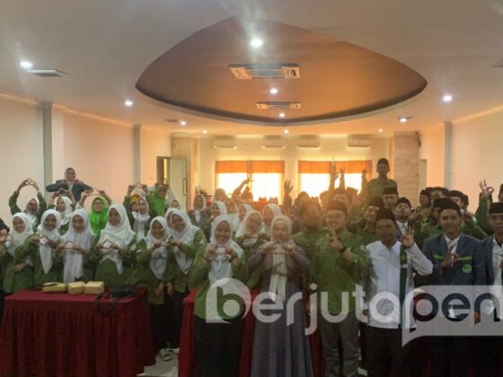 Foto bersama usai pembukaan RAKERCAB 2 PC IPNU-IPPNU SITUBONDO (BP/Robet)